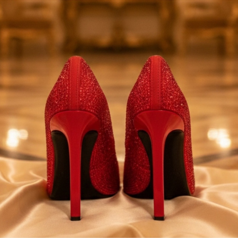 Steve Madden Red rhinestones  Heels🔥